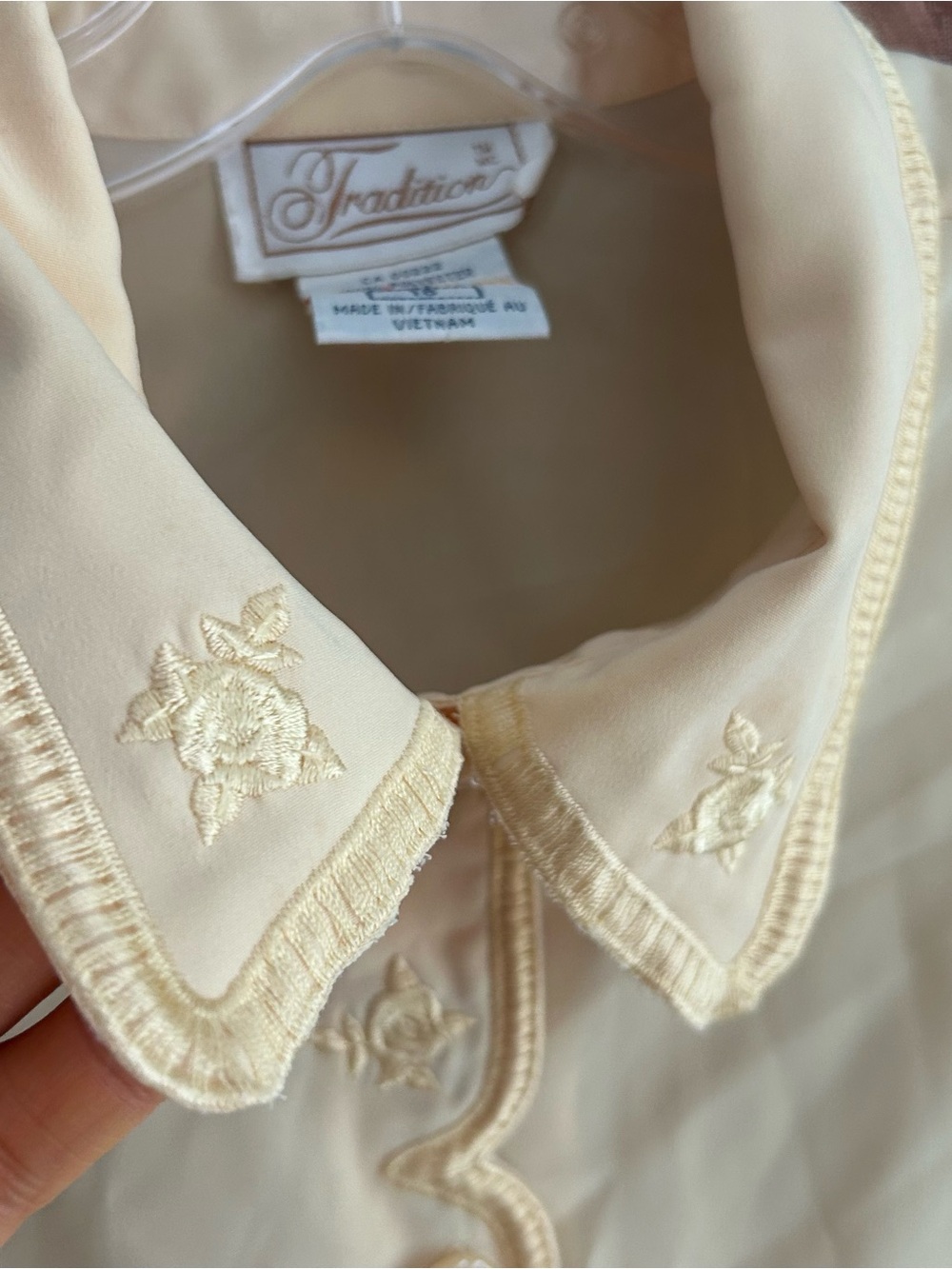 Vintage Tradition Cream Embroidered Button Up Blouse Women’s Plus Size 18